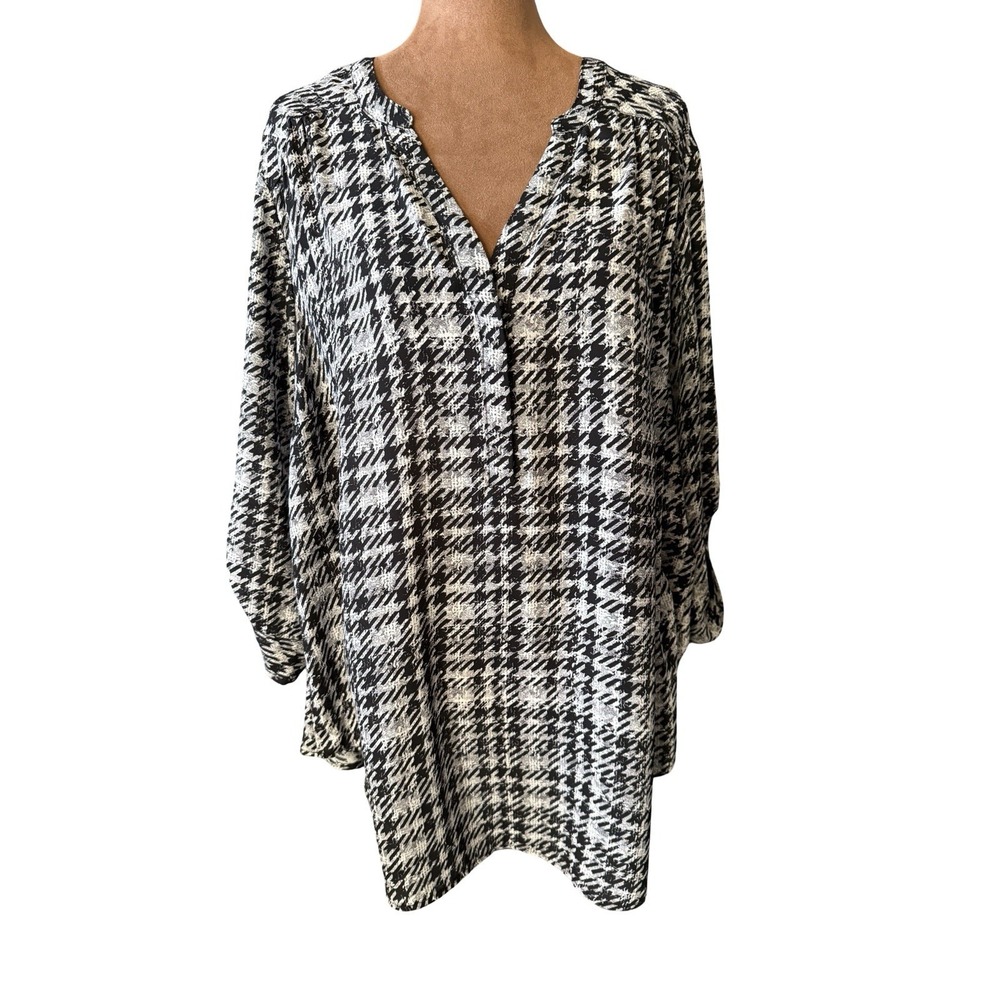 Torrid Plaid Blouse  Size‎ 2 Flowy Dress Shirt Business Black White. O-18